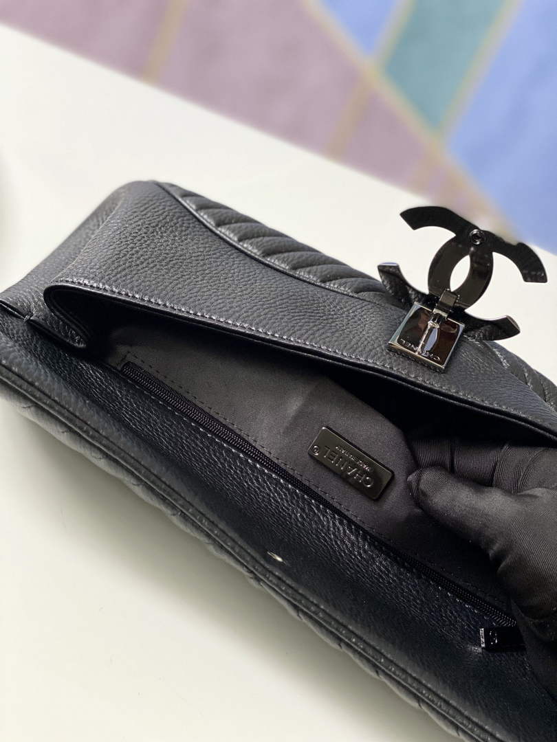 Chanel 86015 Evening Bag deer Leather black
