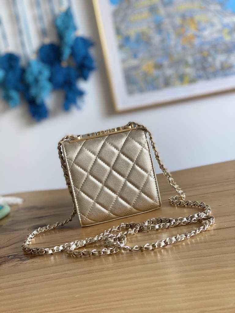 Chanel 88631 Mini Shoulder Bag Lambskin In Gold