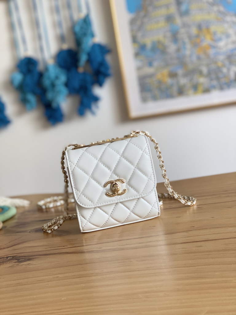 Chanel 88631 Mini Shoulder Bag Lambskin In White