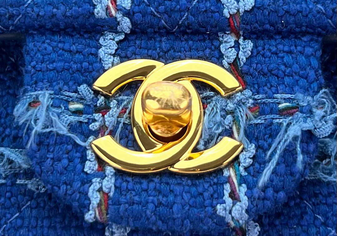 Chanel A01112 Classic Handbag Navy Blue Wool Tweed Gold-Tone Metal