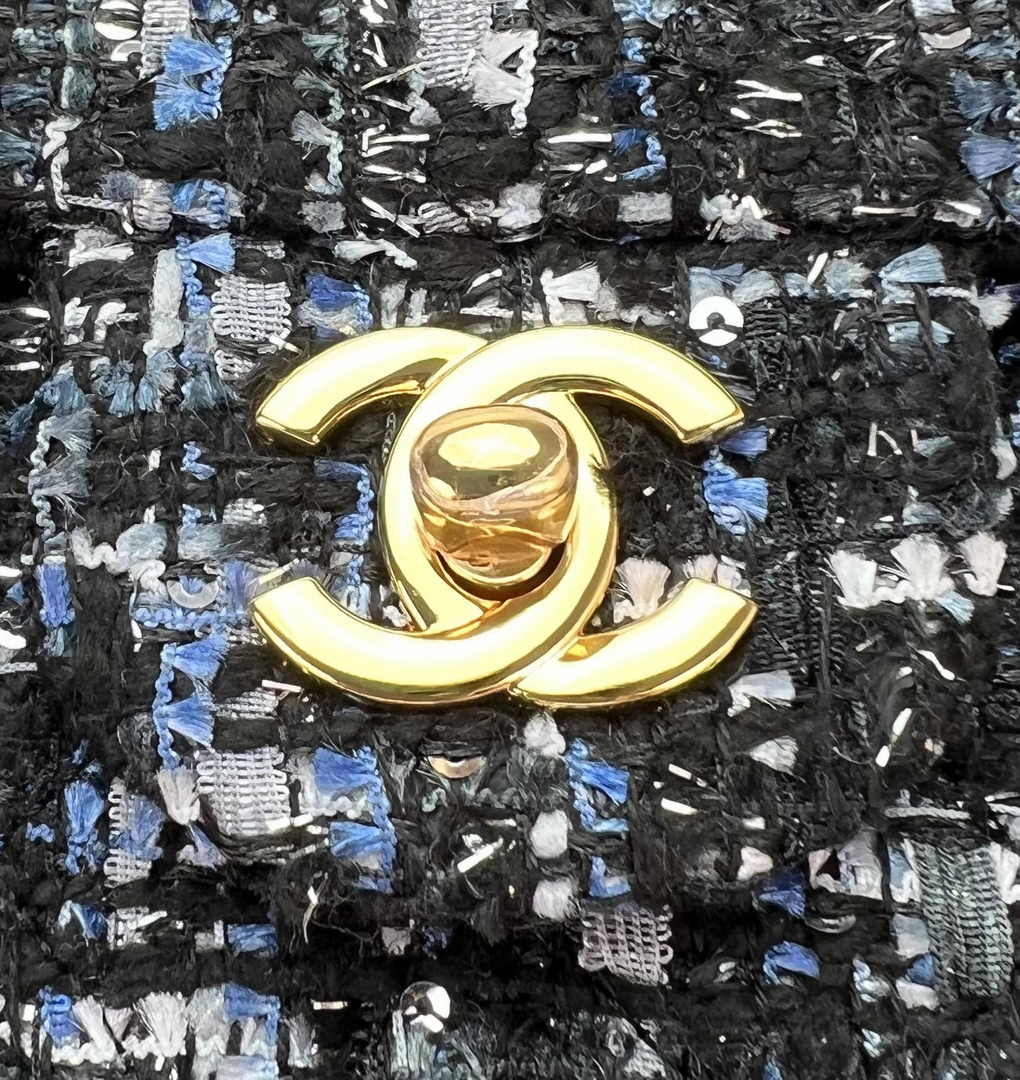 Chanel A01112 Classic Handbag Wool Tweed Gold-Tone Metal Black Red