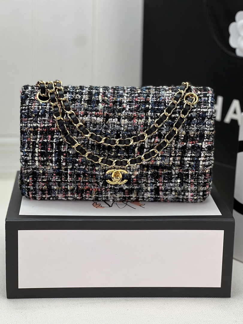Chanel A01112 Classic Handbag Wool Tweed Gold-Tone Metal Red Black