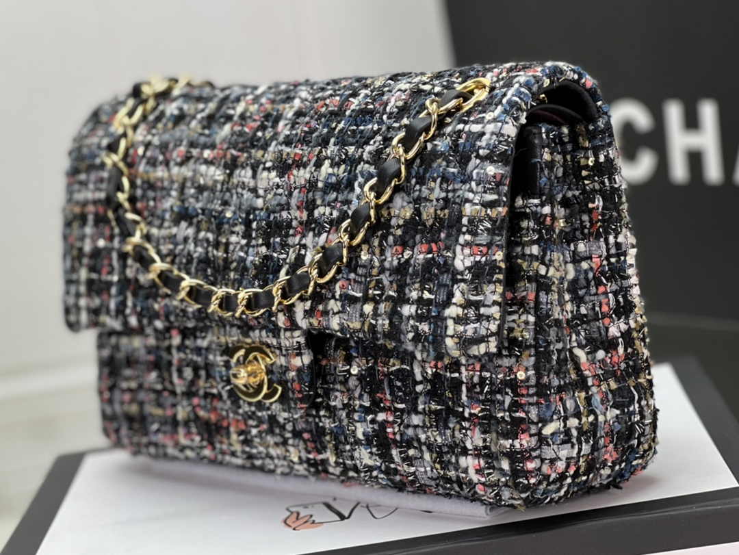 Chanel A01112 Classic Handbag Wool Tweed Gold-Tone Metal Red Black