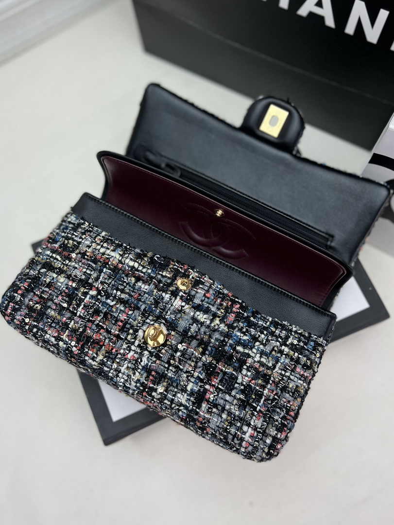 Chanel A01112 Classic Handbag Wool Tweed Gold-Tone Metal Red Black