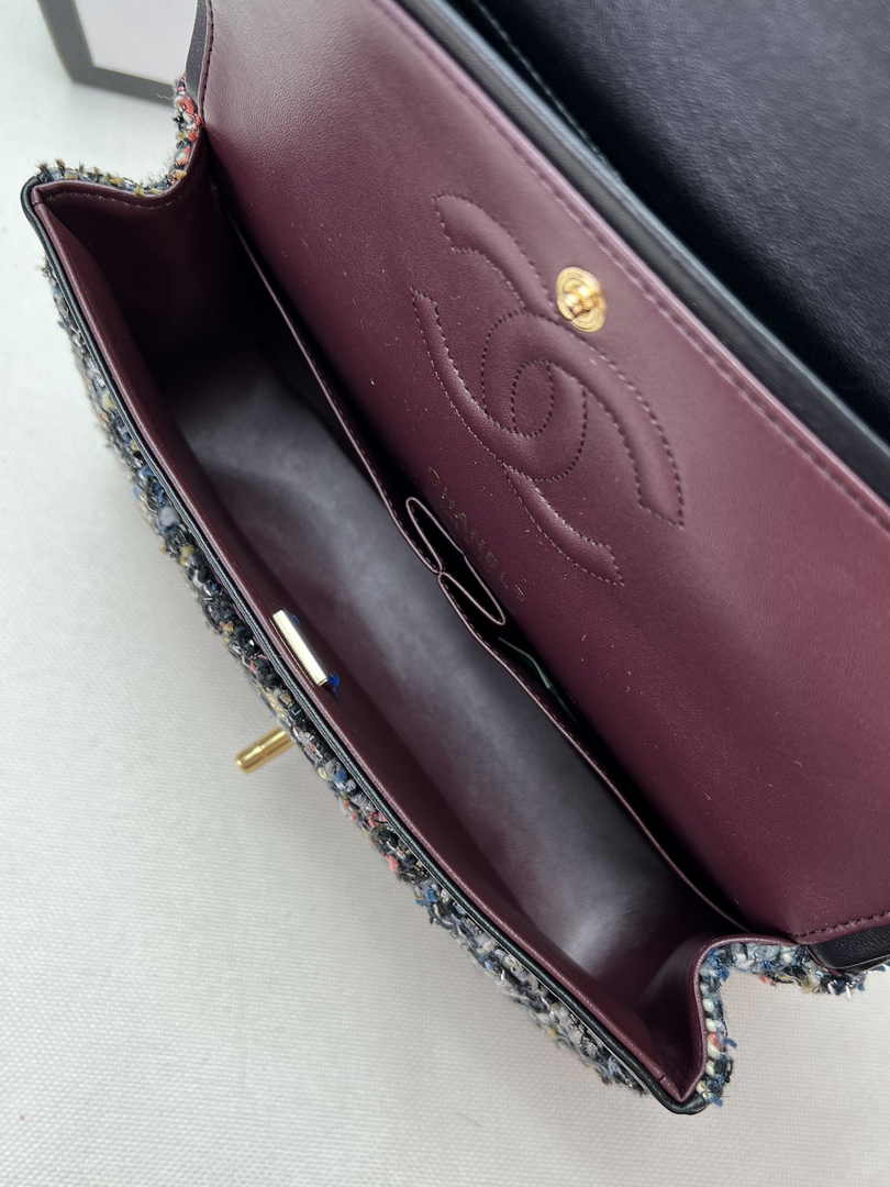 Chanel A01112 Classic Handbag Wool Tweed Gold-Tone Metal Red Black