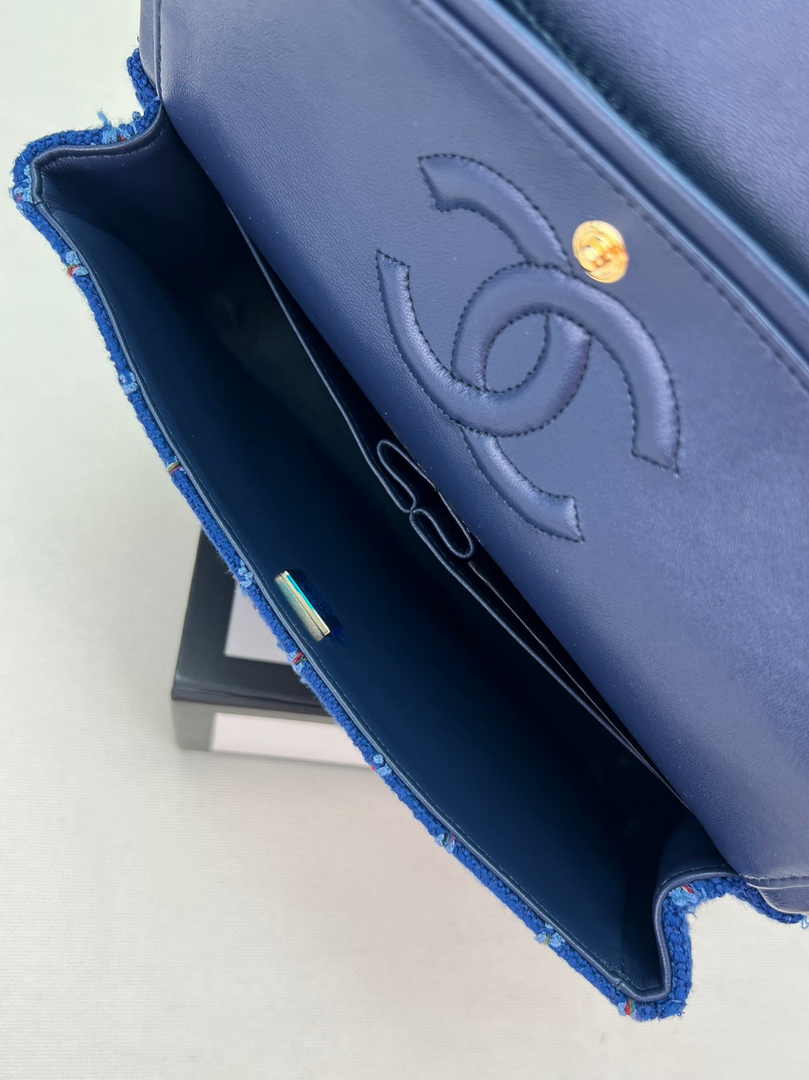 Chanel A01112 Classic Handbag Navy Blue Wool Tweed Gold-Tone Metal