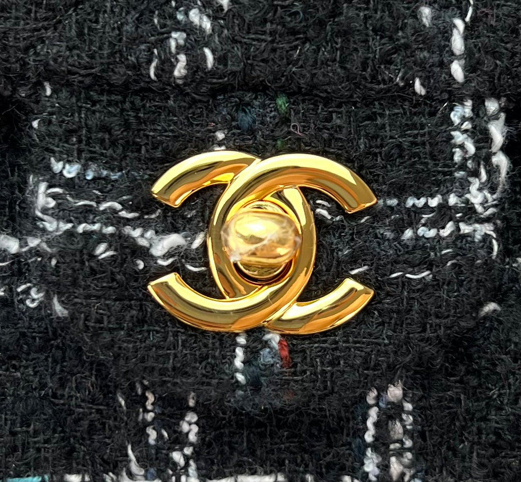 Chanel A01112 Classic Handbag Wool Tweed Gold-Tone Metal Black