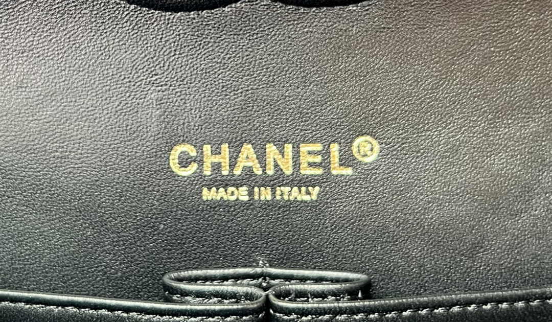Chanel A01112 Classic Handbag Wool Tweed Gold-Tone Metal Black
