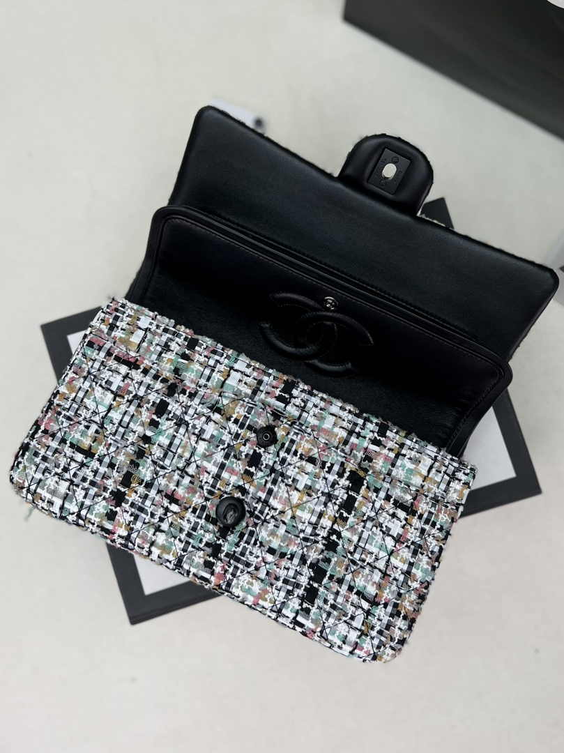 Chanel A01112 Classic Handbag Wool Tweed Gold-Tone Metal Beige Black