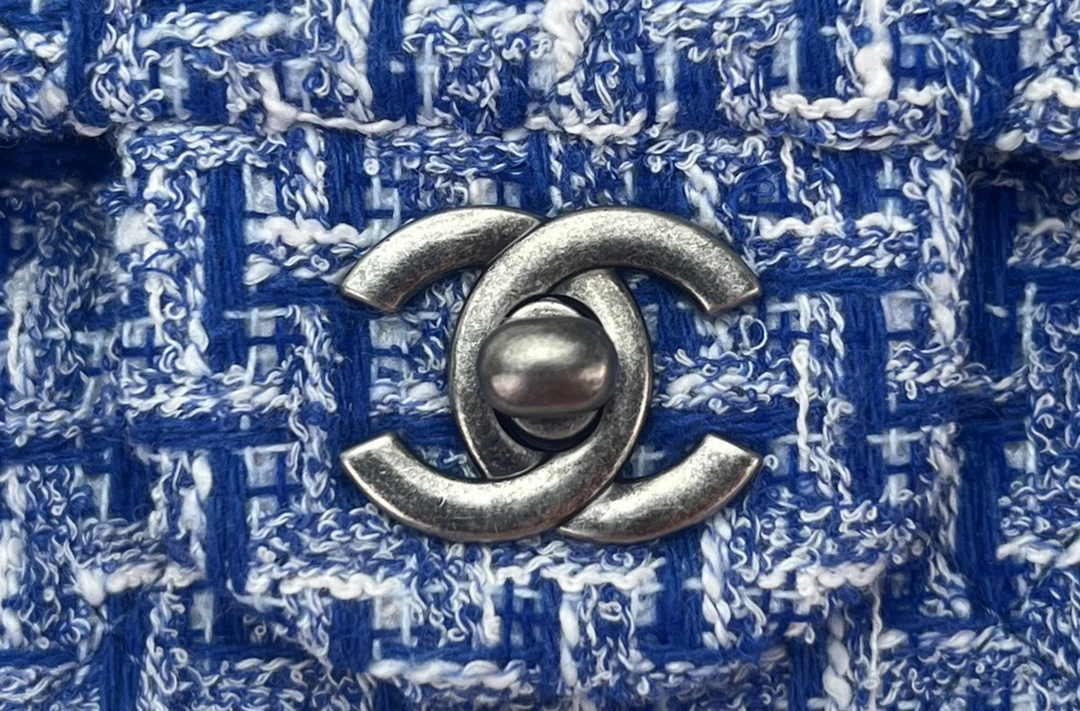 Chanel A01112 Classic Handbag Blue Wool Tweed Gold-Tone Metal