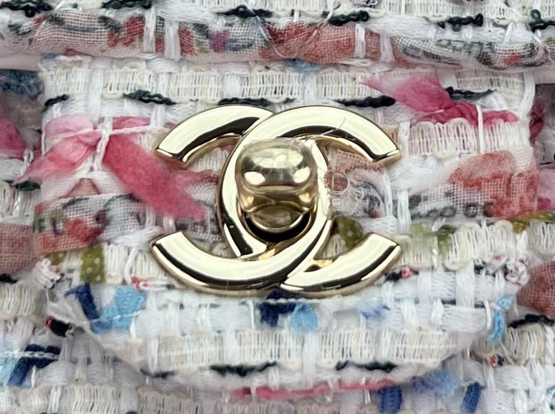 Chanel A01112 Classic Handbag Wool Tweed Gold-Tone Metal Beige