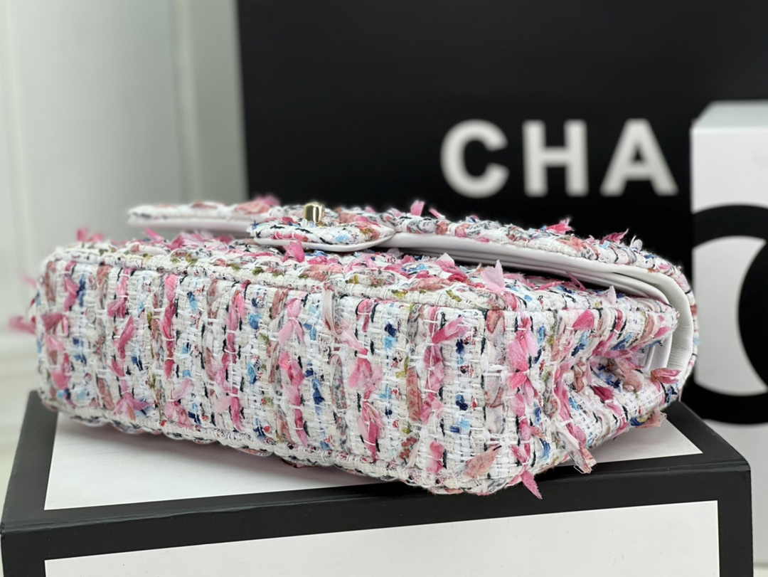 Chanel A01112 Classic Handbag Wool Tweed Gold-Tone Metal Beige