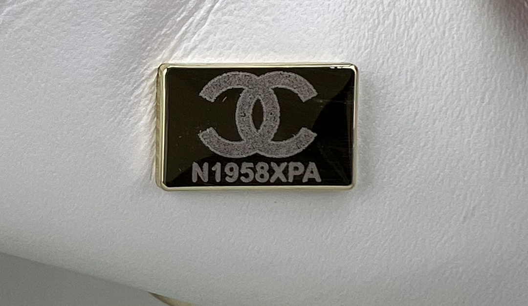 Chanel A01112 Classic Handbag Wool Tweed Gold-Tone Metal Beige