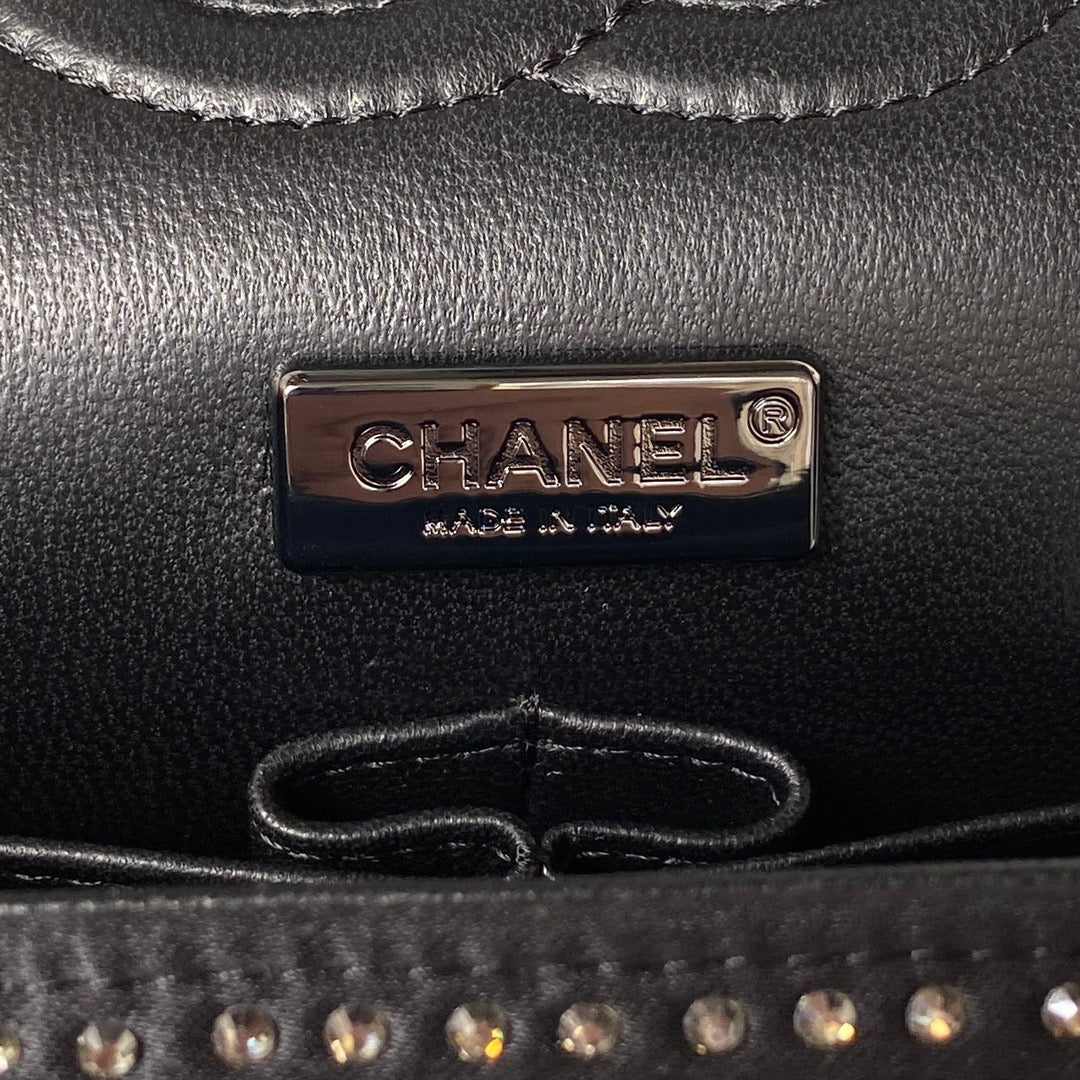 Chanel A01112 Classic Handbag Tweed Black