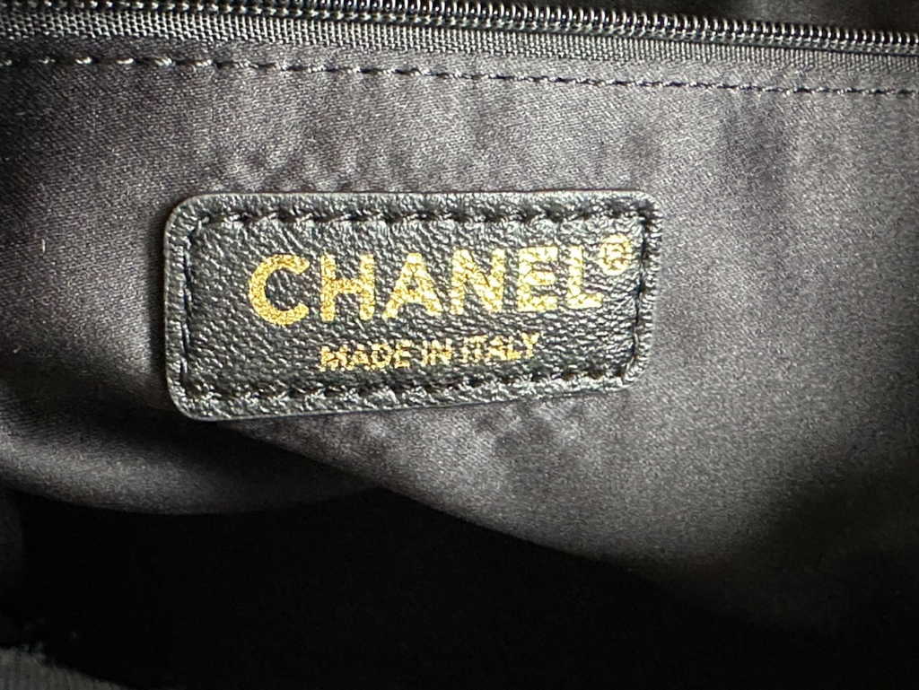 Chanel A50994 Matelasse PST Chain Tote Bag Calfskin Black