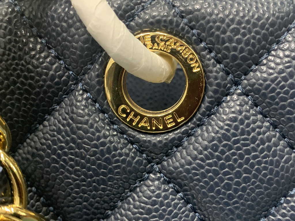 Chanel A50995 Matelasse GST Chain Tote Bag Calfskin Navy Blue Gold