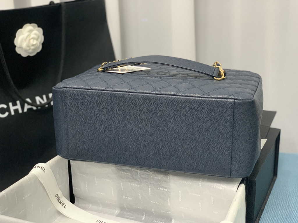 Chanel A50995 Matelasse GST Chain Tote Bag Calfskin Navy Blue Gold
