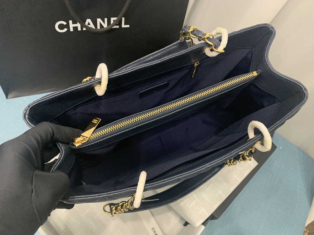 Chanel A50995 Matelasse GST Chain Tote Bag Calfskin Navy Blue Gold