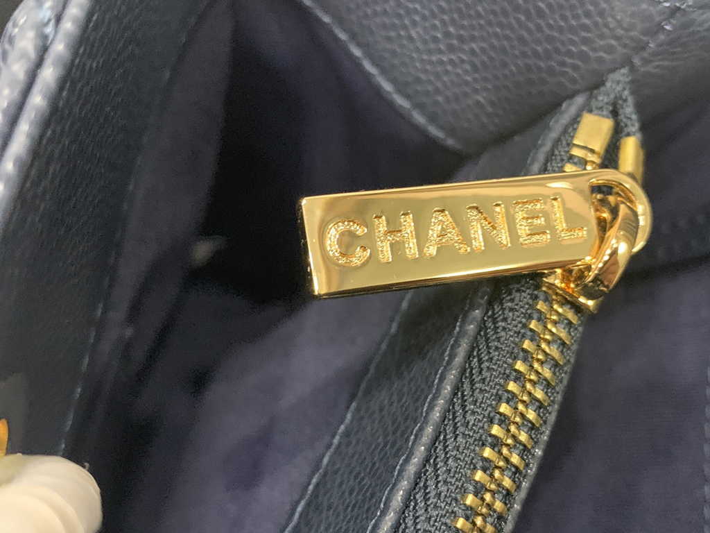 Chanel A50995 Matelasse GST Chain Tote Bag Calfskin Navy Blue Gold