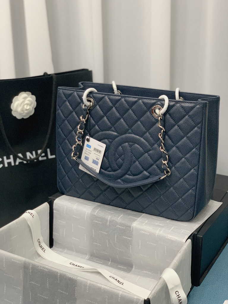Chanel A50995 Matelasse GST Chain Tote Bag Calfskin Navy Blue Silver