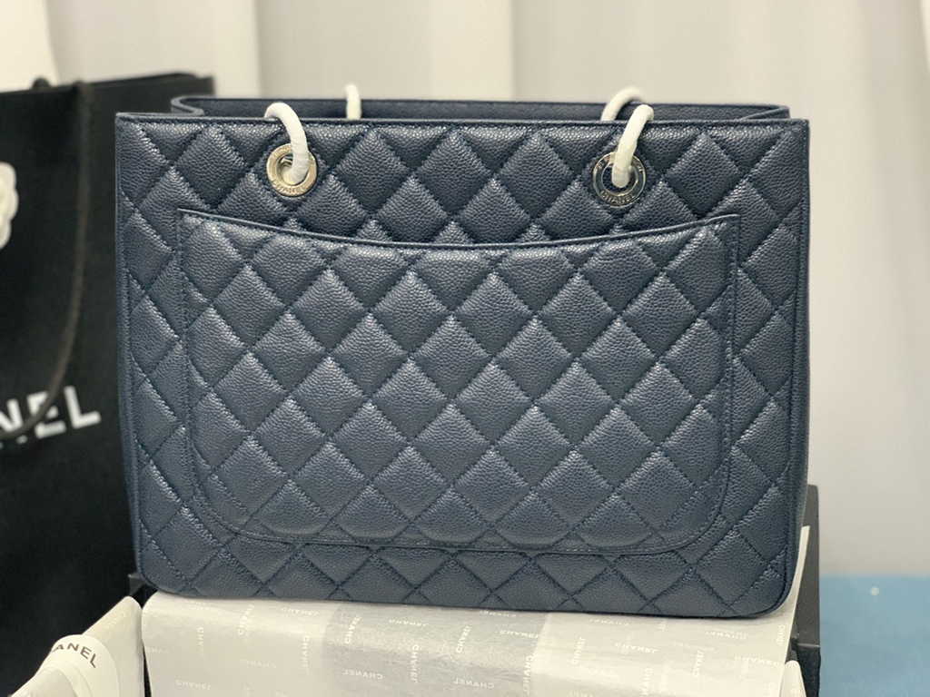 Chanel A50995 Matelasse GST Chain Tote Bag Calfskin Navy Blue Silver