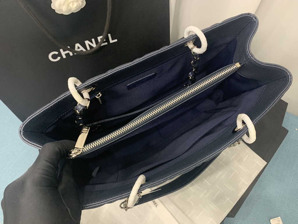 Chanel A50995 Matelasse GST Chain Tote Bag Calfskin Navy Blue Silver