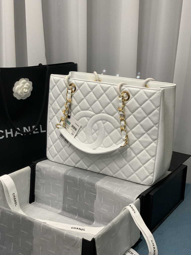 Chanel A50995 Matelasse GST Chain Tote Bag Calfskin White Gold