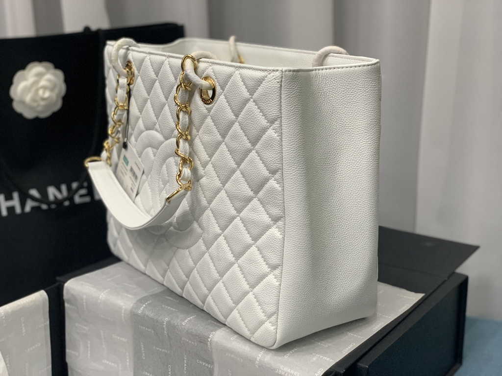 Chanel A50995 Matelasse GST Chain Tote Bag Calfskin White Gold