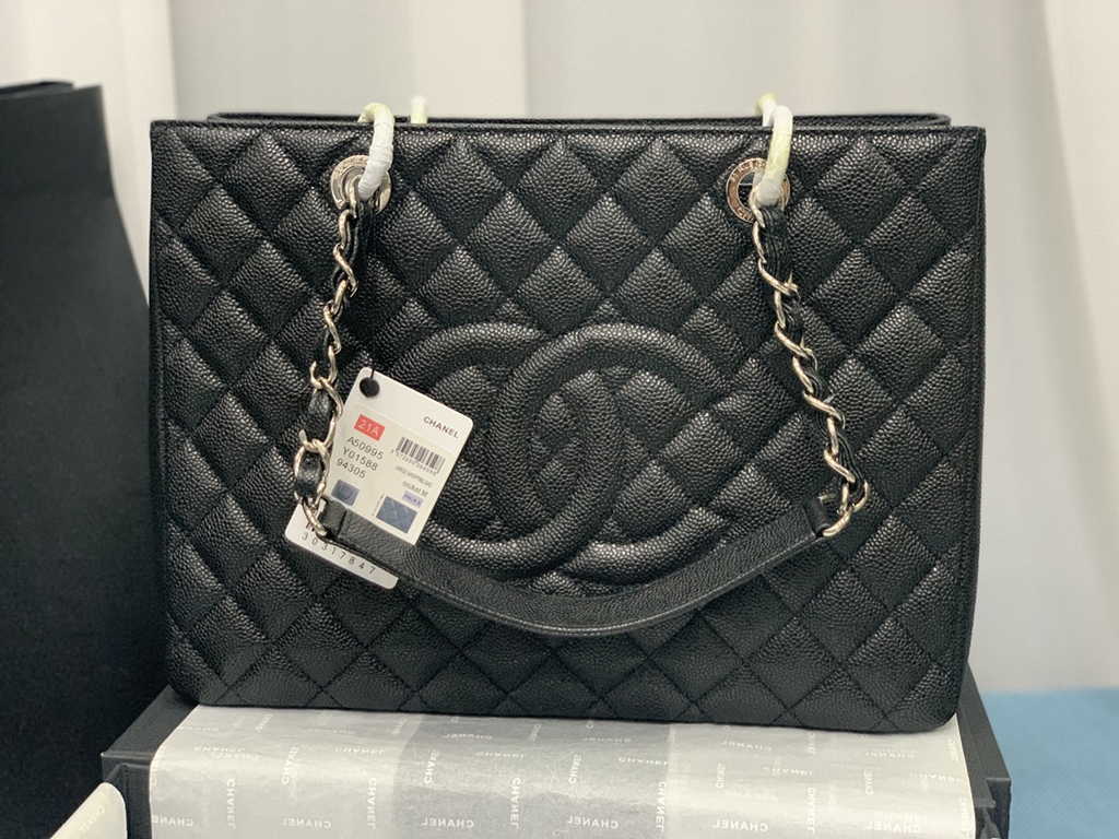 Chanel A50995 Matelasse GST Chain Tote Bag Calfskin Black Silver
