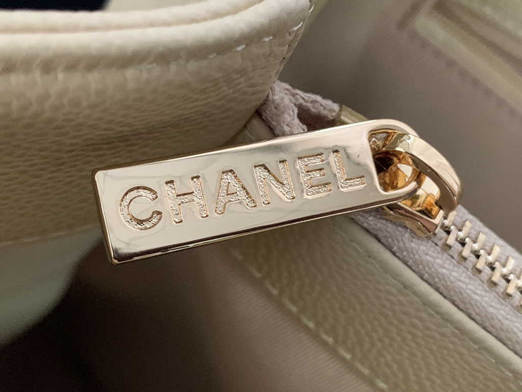 Chanel A50995 Matelasse GST Chain Tote Bag Calfskin Apricot Gold