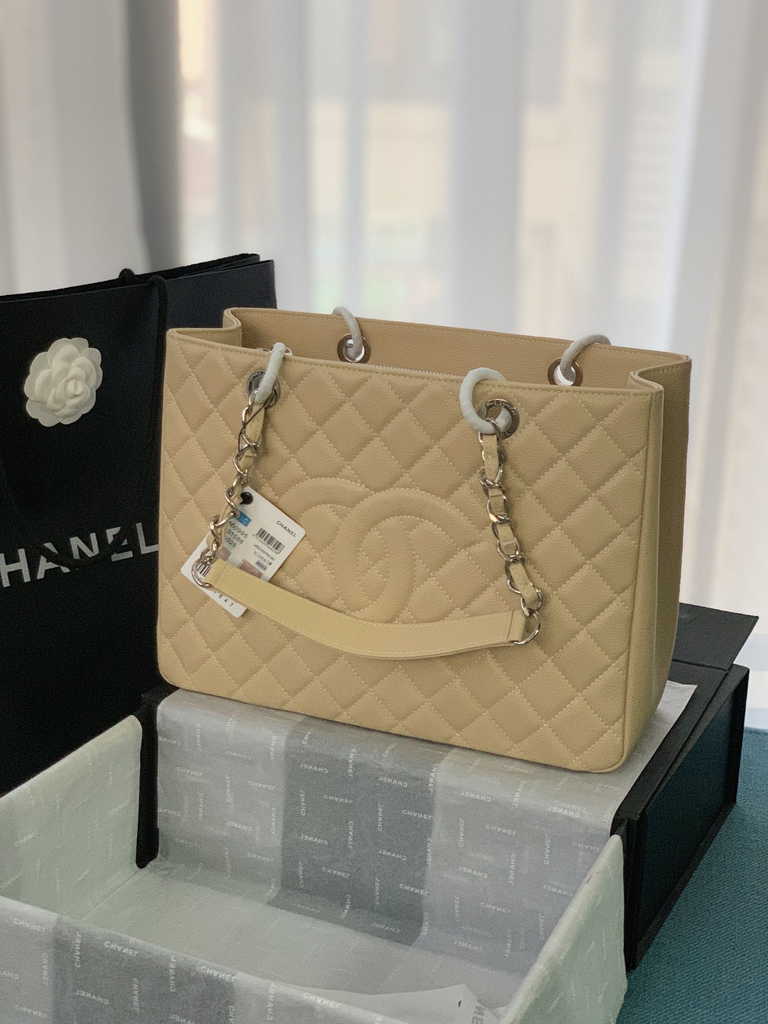 Chanel A50995 Matelasse GST Chain Tote Bag Calfskin Apricot Silver