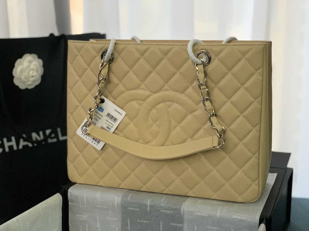 Chanel A50995 Matelasse GST Chain Tote Bag Calfskin Apricot Silver