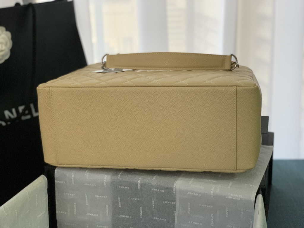 Chanel A50995 Matelasse GST Chain Tote Bag Calfskin Apricot Silver