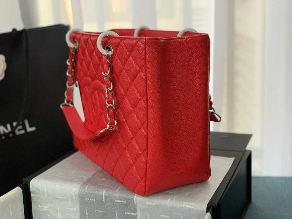 Chanel A50995 Matelasse GST Chain Tote Bag Calfskin Red Silver