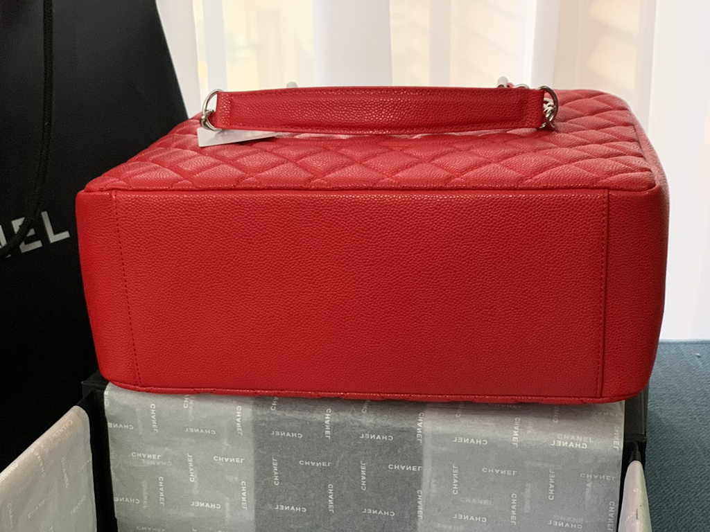 Chanel A50995 Matelasse GST Chain Tote Bag Calfskin Red Silver