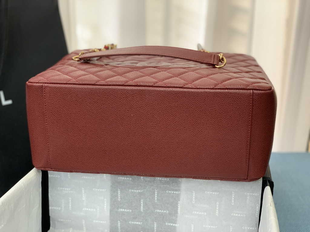 Chanel A50995 Matelasse GST Chain Tote Bag Calfskin Wine Red Gold