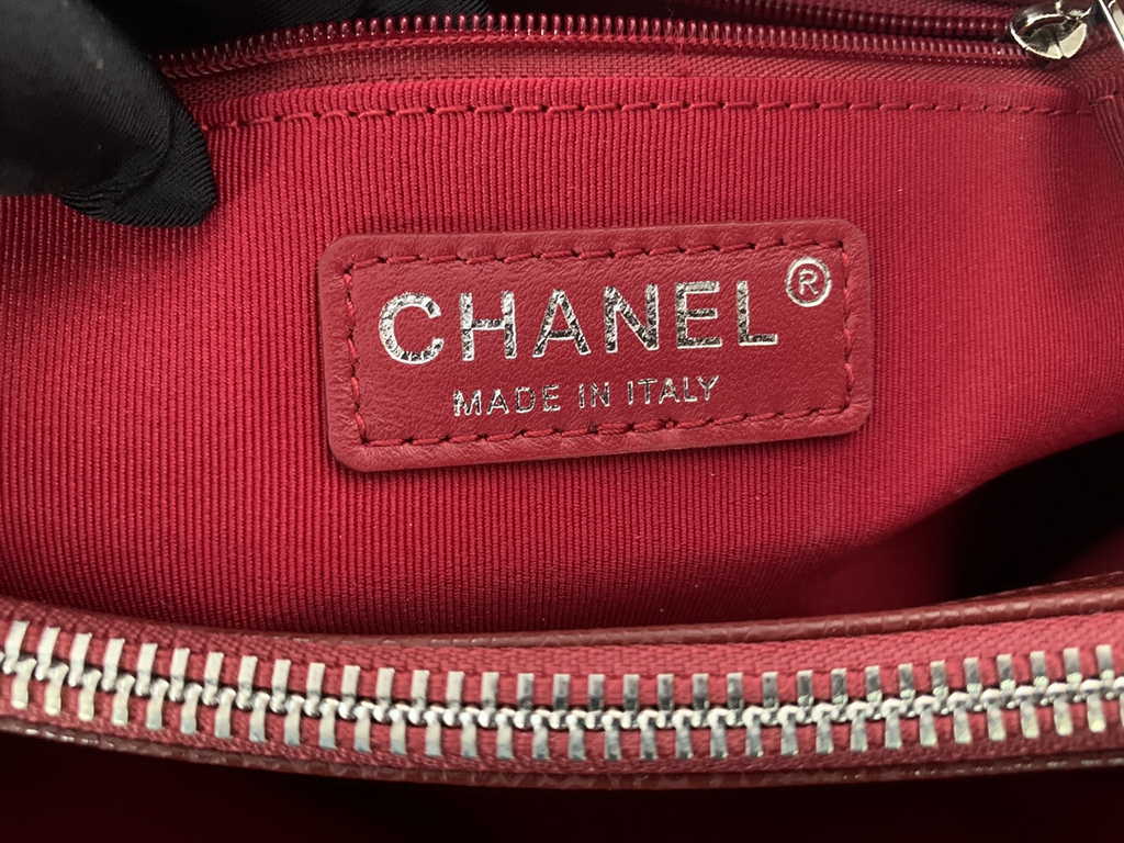 Chanel A50995 Matelasse GST Chain Tote Bag Calfskin Wine Red Silver