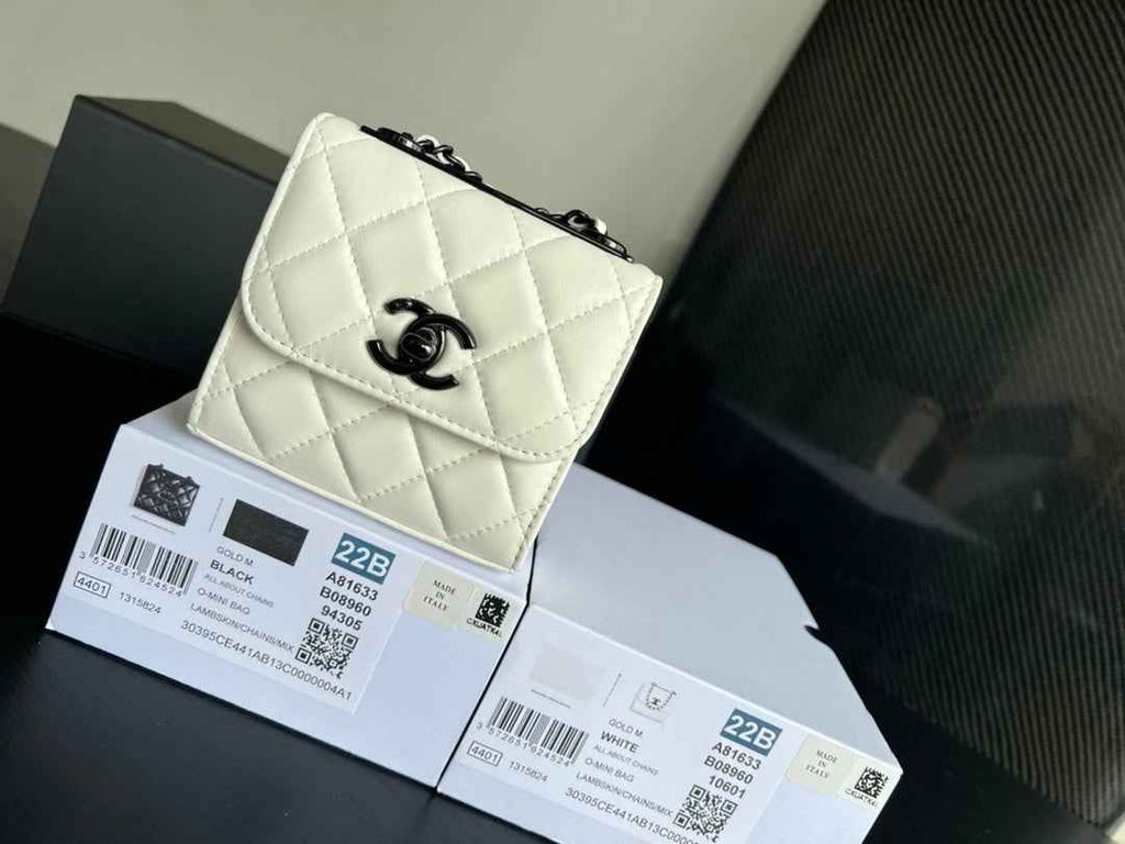 Chanel A81633 Clutch with Chain Lambskin black white