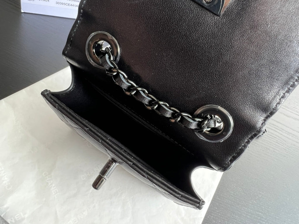 Chanel A81633 Clutch with Chain Lambskin black black