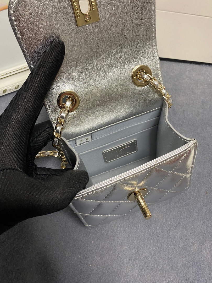 Chanel A81633 Clutch with Chain Lambskin Silver