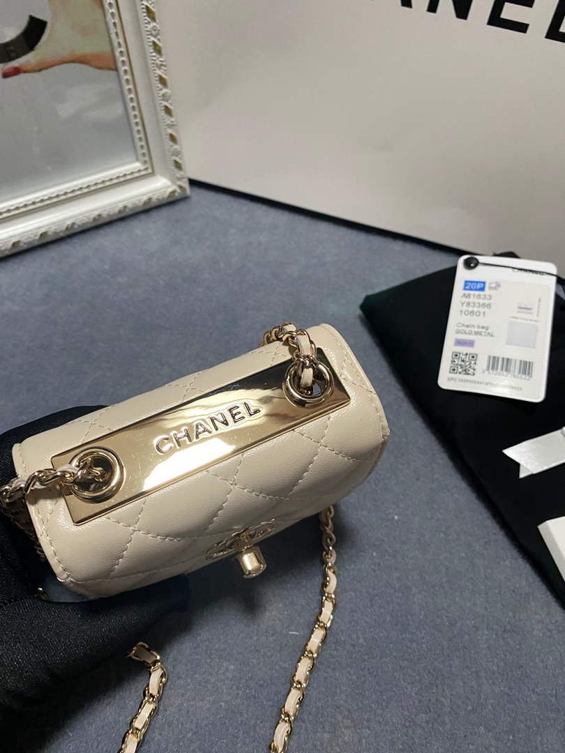 Chanel A81633 Clutch with Chain Lambskin beige