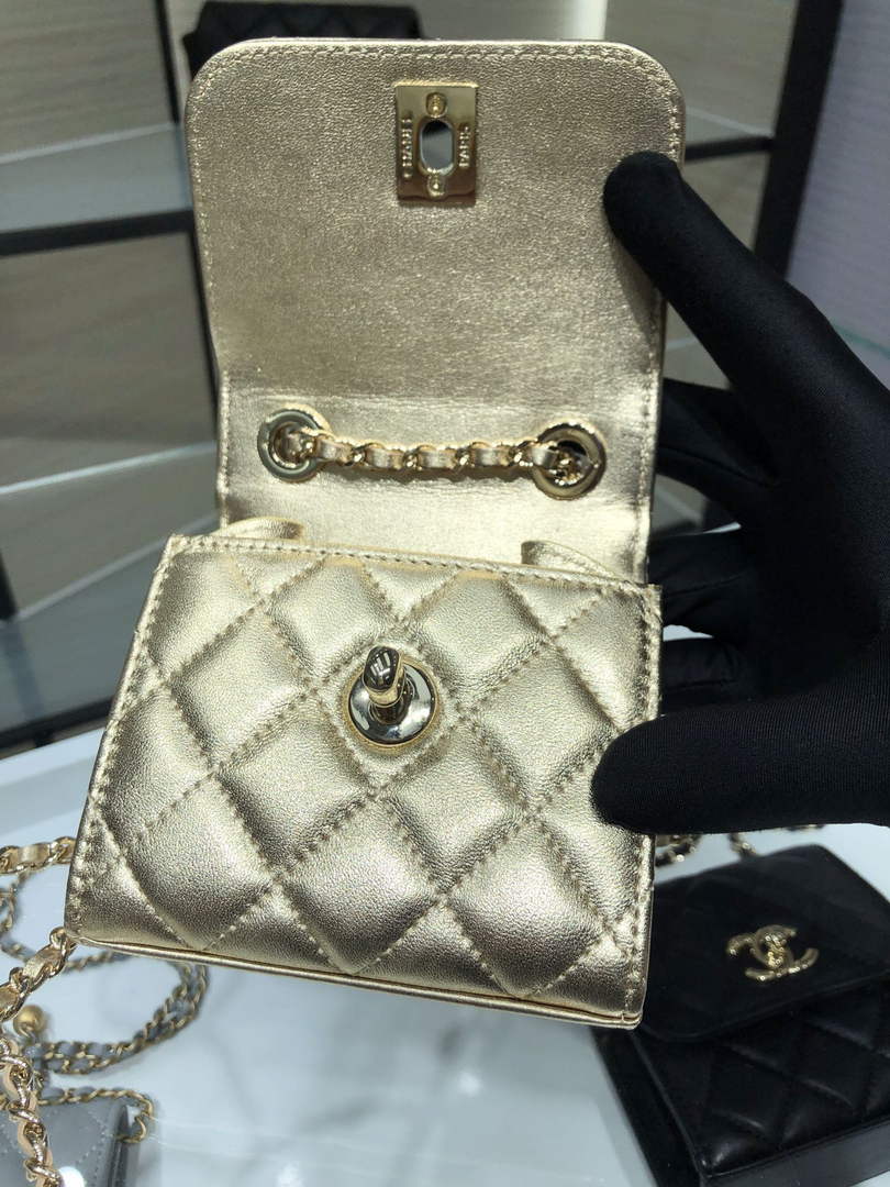 Chanel A81633 Clutch with Chain Lambskin Gold