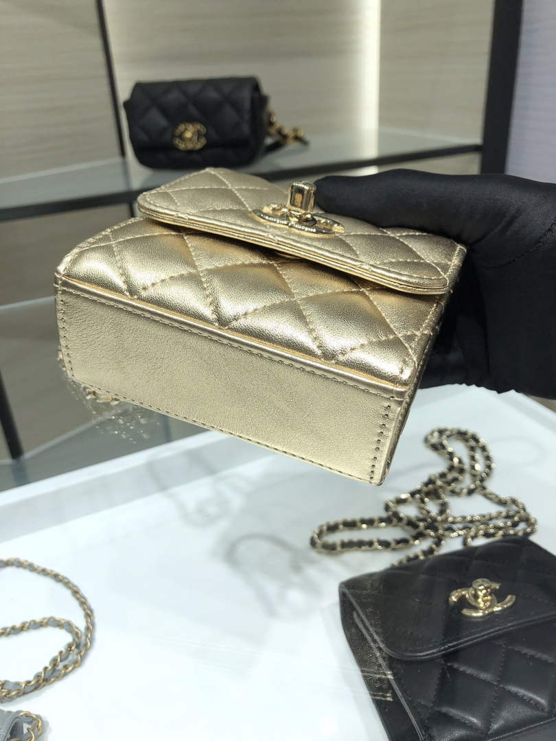 Chanel A81633 Clutch with Chain Lambskin Gold
