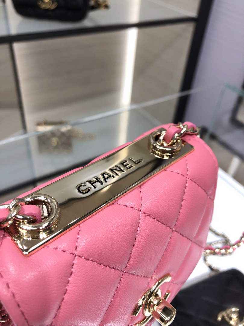 Chanel A81633 Clutch with Chain Lambskin Pink
