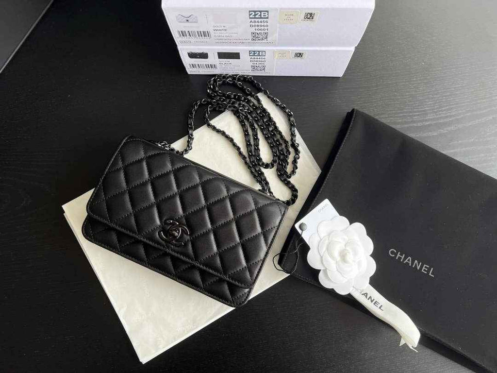Chanel A84456 Chevron Trendy CC Wallet On Chain Bag Lambskin Black