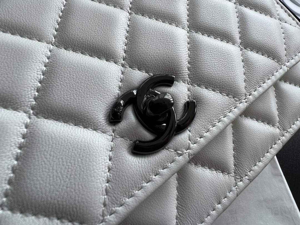Chanel A84456 Chevron Trendy CC Wallet On Chain Bag Lambskin white