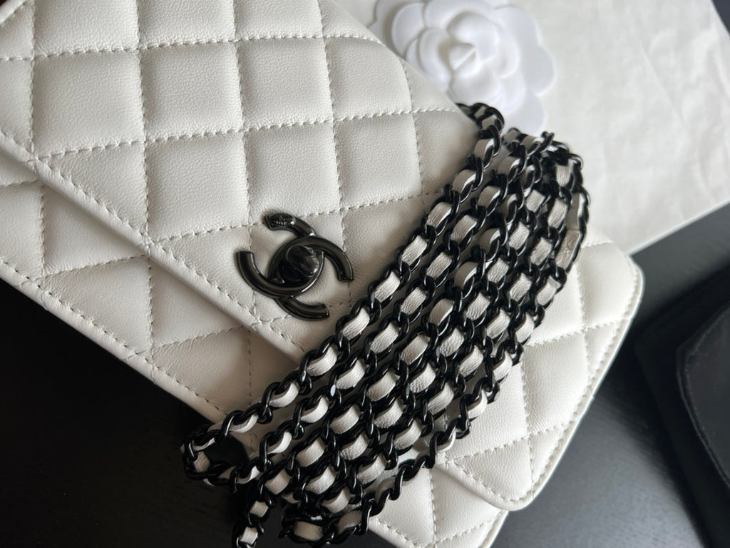 Chanel A84456 Chevron Trendy CC Wallet On Chain Bag Lambskin white