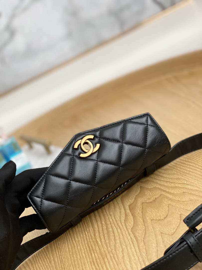 Chanel Waist bag A99009 Lambskin gold Black