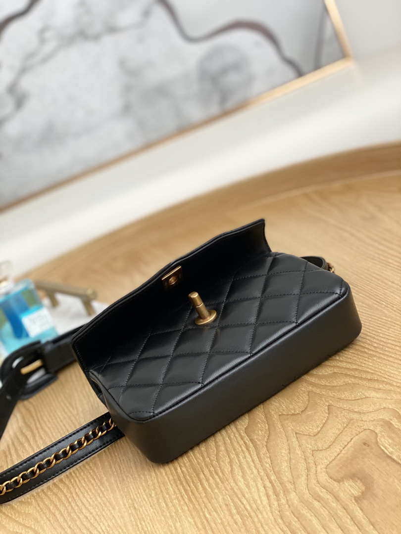 Chanel Waist bag A99009 Lambskin gold Black