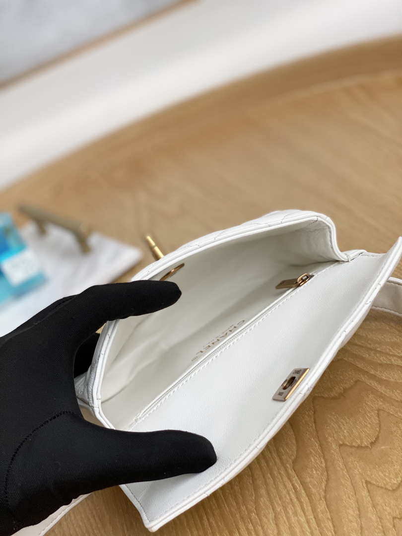 Chanel Waist bag A99009 Lambskin White Gold